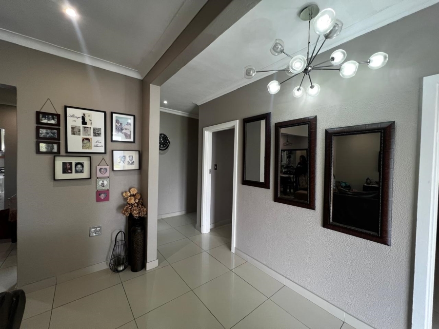 8 Bedroom Property for Sale in Abbotsford Eastern Cape